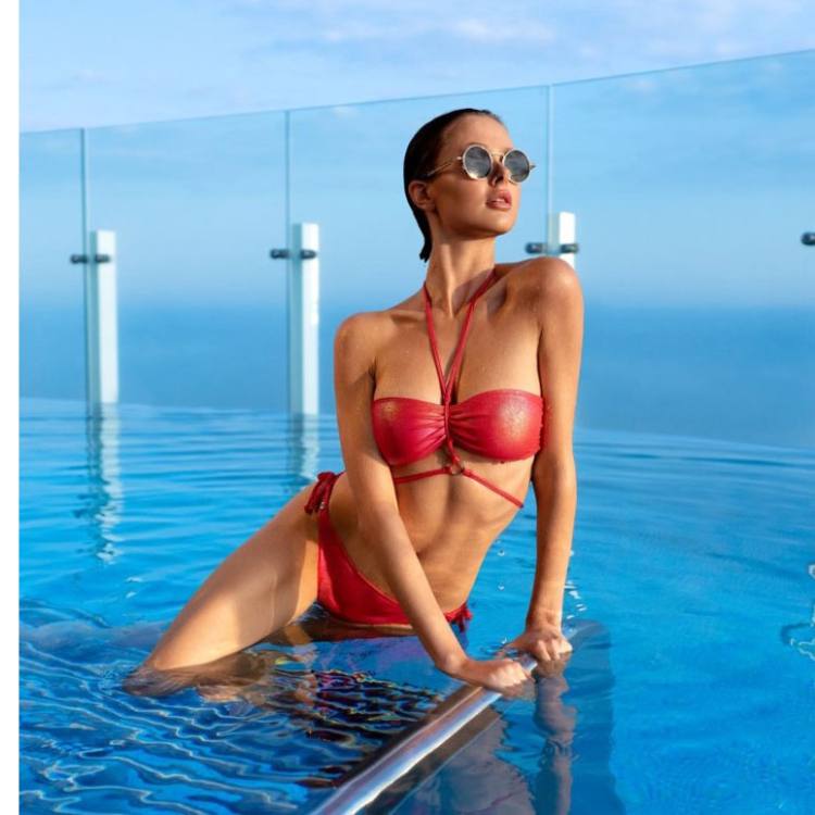 Damen Bademoden, sexy Beachwear: Vintage Bikinis Monokinis & Trend Badeanzüge
