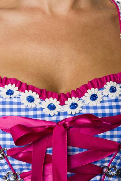 Dirndl in traditionellem Karomuster in Pink, Blau