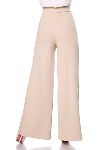 Beige Marlenehose dekorative Knöpfe