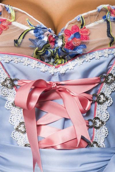 Romantisches Dirndl inkl. Spitzenbluse in zarte Blau