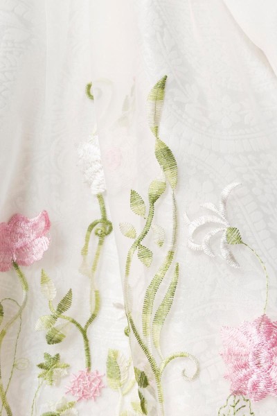 Unterbrustdirndl mit Netz Bluse weiß